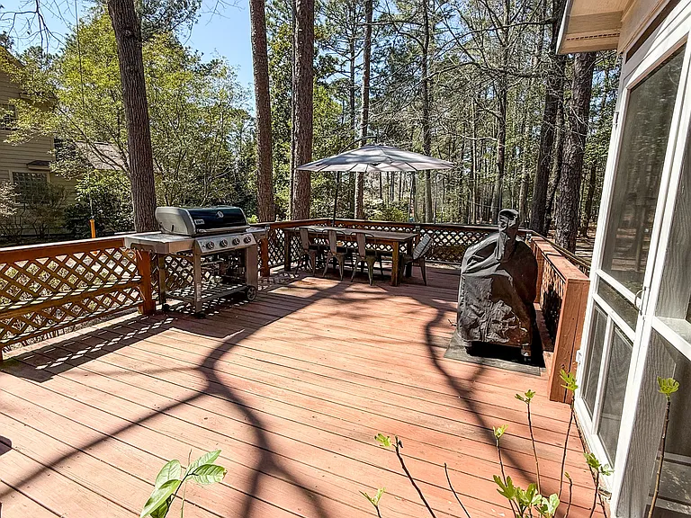 210 Canterbury Rd — Photo 11