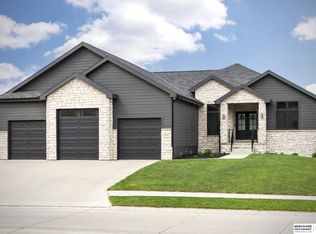 16011 N 2nd St, Bennington, NE 68007