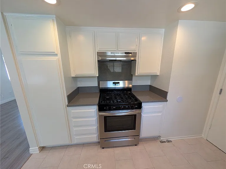 529 E Colorado Blvd #D — Photo 19