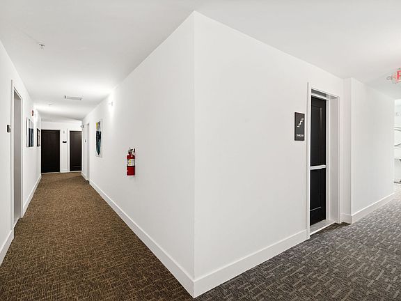 4th image of 1419 W Grange Ave #210