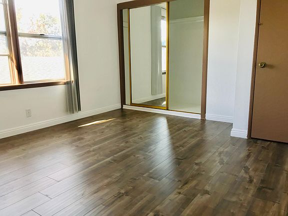 4th image of 2021 Cloverfield Blvd #6