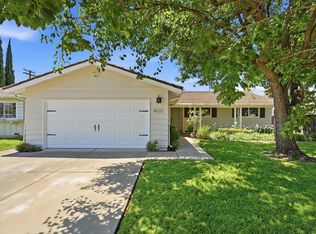 8222 Lake Forest Dr, Sacramento, CA 95826