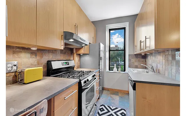 Sold by Douglas Elliman | media 4