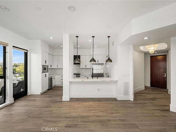 2nd image of 402 Rockefeller Unit 315