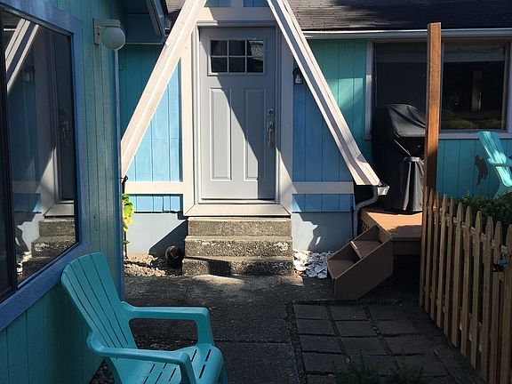 4th image of 708 N 1st St