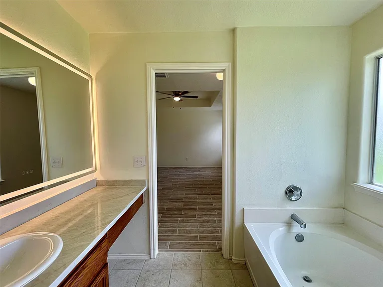 19127 Yaupon Ranch Dr — Photo 23