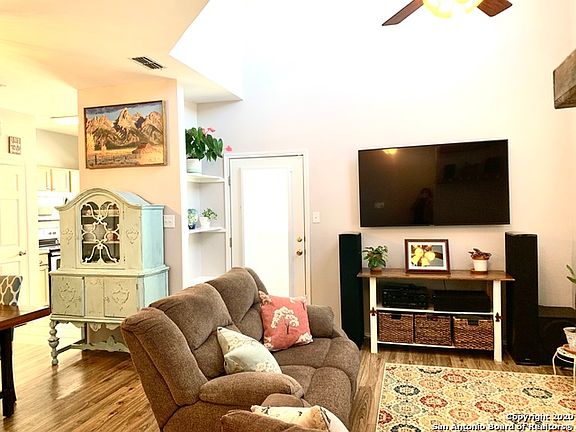 5th image of 2615 Crown Holw