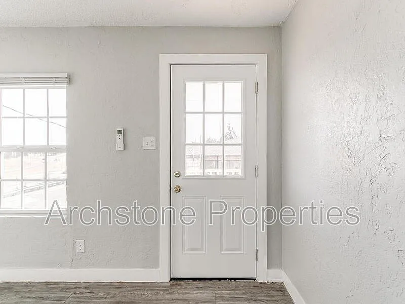 2 bed, 1.0 bath, 950 sqft, $945 — Photo 4