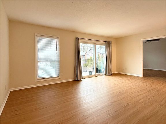 5th image of 6851 Roswell Rd Unit O34