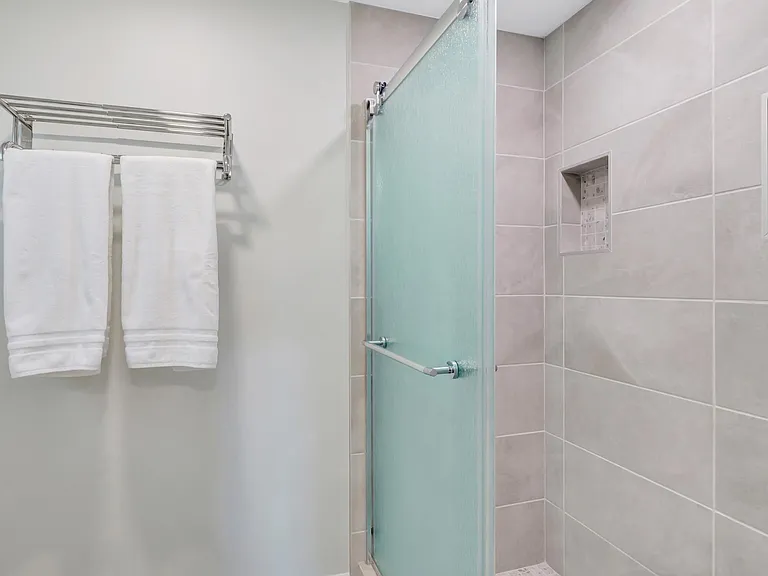 5845 Riverside Ln — Photo 14