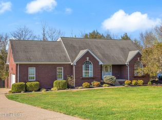 287 Cedar Place Dr, Shepherdsville, KY 40165