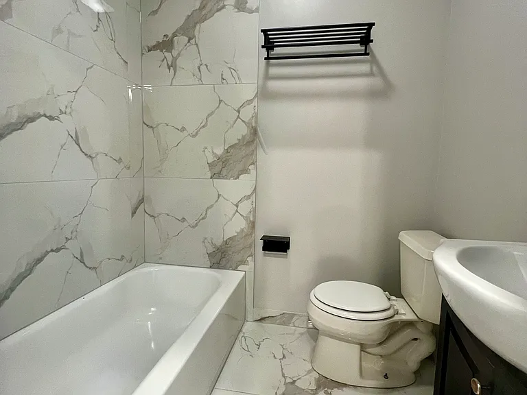 1839 W Cermak Rd #3R — Photo 15