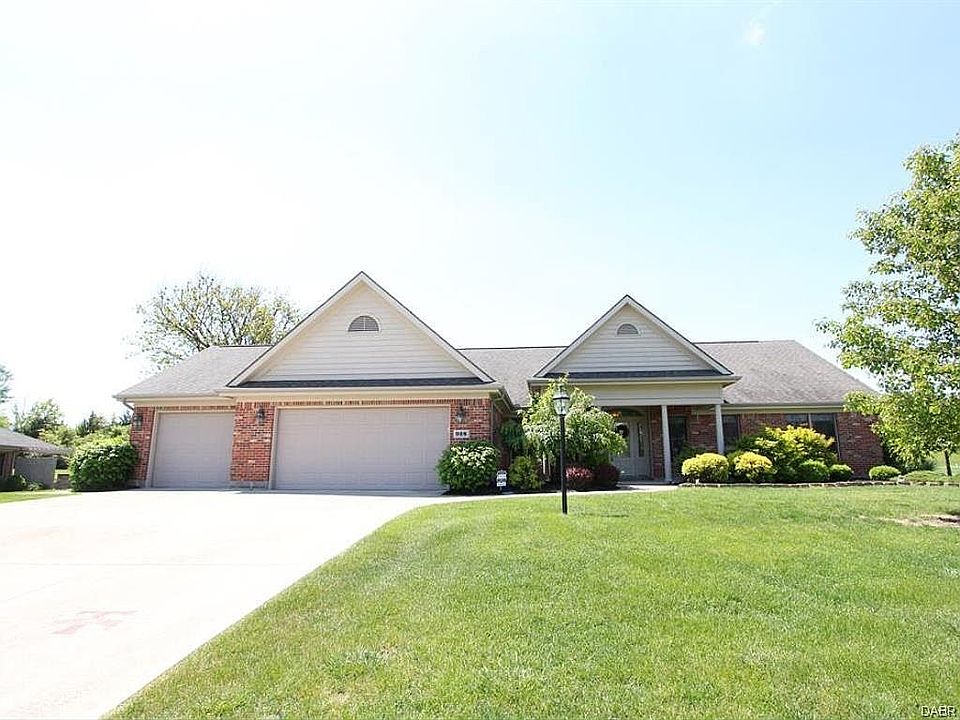 1st image of 928 Foxtail Cir