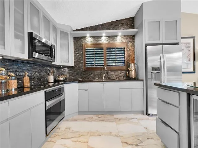 15830 SW 139th Ave — Photo 15