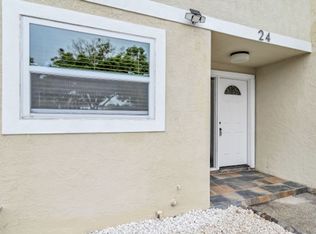 2871 S Pines Dr APT 24, Largo, FL 33771