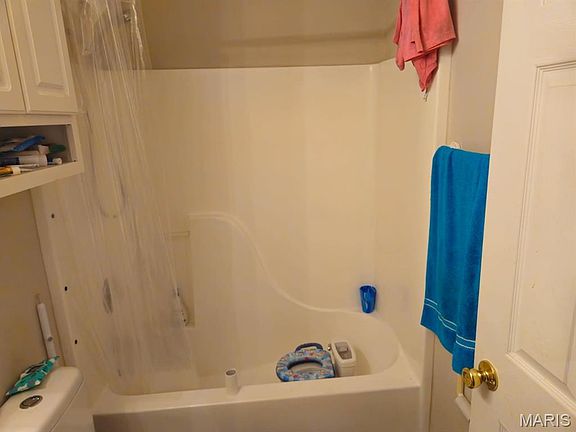 5th image of 1703 Hilltop Ln