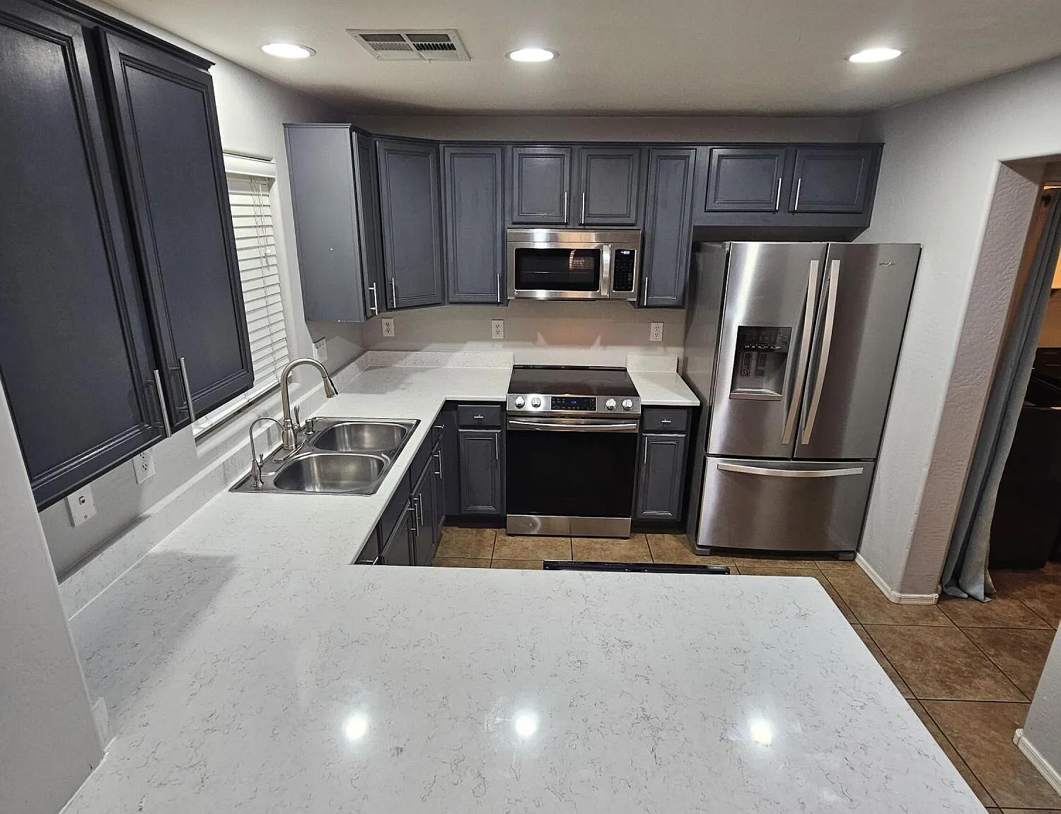 3 bed, 2.5 bath, 1488 sqft, $2,300 — Photo 3