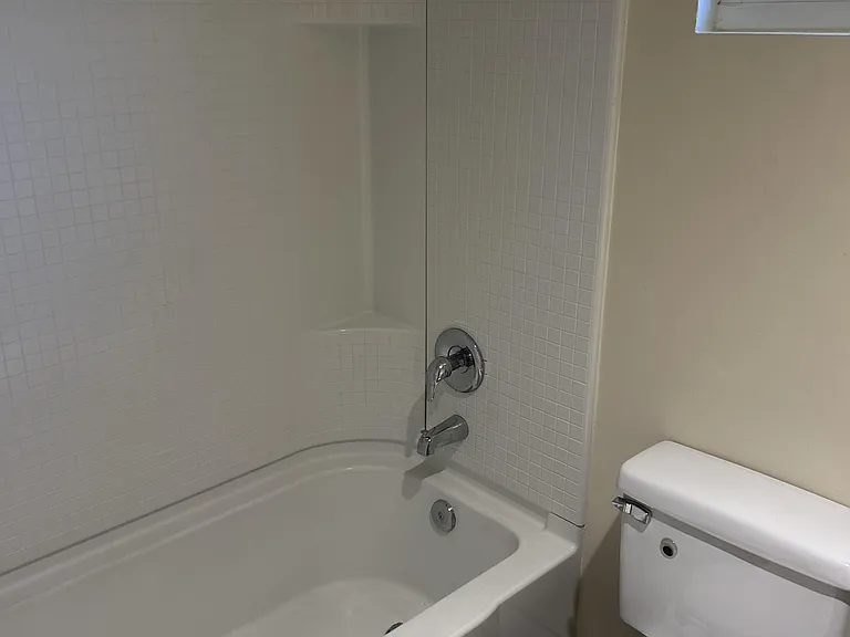 650 Graves Ave #3 — Photo 9