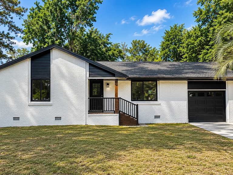746 Broad River Blvd — Photo 1