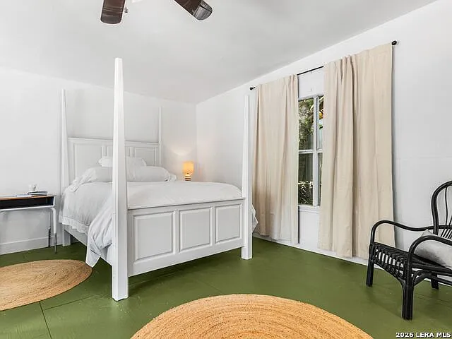 2213 N Flores St — Photo 23