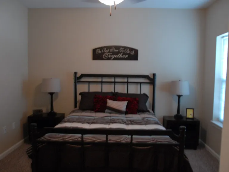 404 N Cattleman Dr — Photo 3