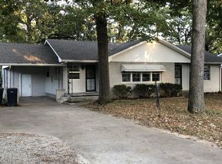 1611 Oak Ridge Dr, Neosho, MO 64850