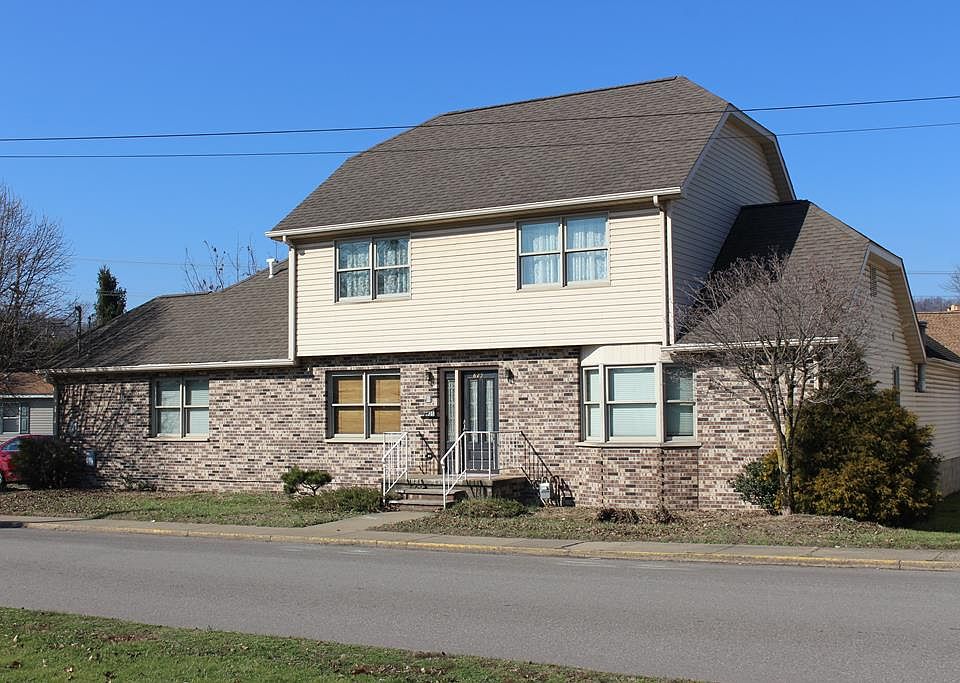 1st image of 825 Parkway Dr