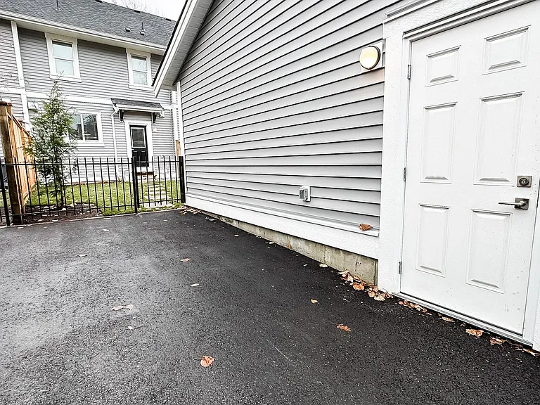 20137 83rd Ave — Photo 30