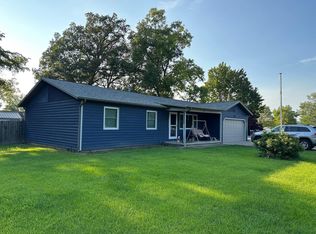 901 S Harkless Dr, Syracuse, IN 46567