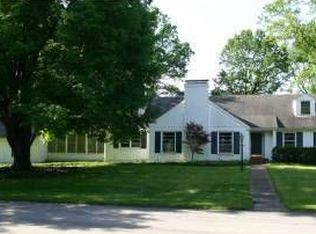 8 Lynnbrook Rd, Saint Louis, MO 63131