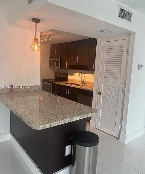9800 W Bay Harbor Dr #308 — Photo 6
