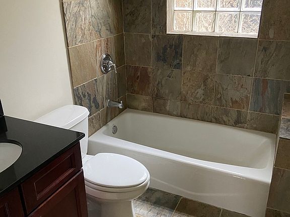 5th image of 1625 W Morse Ave APT 5