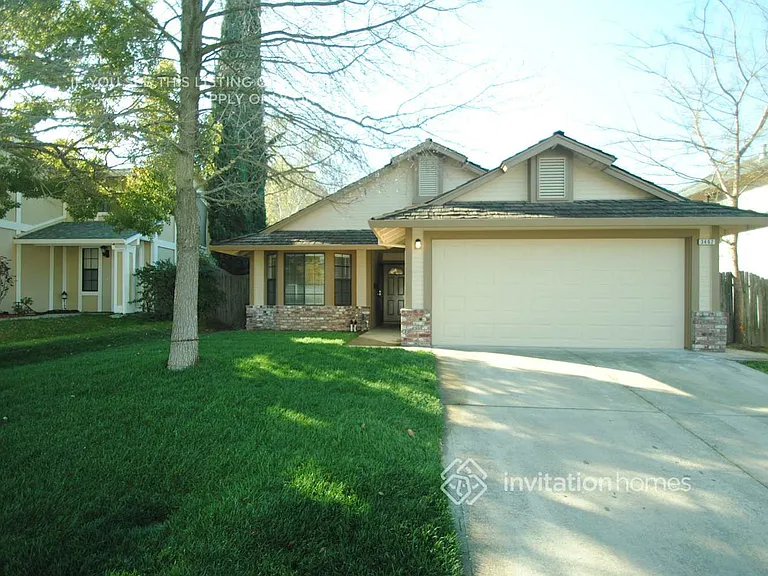 3462 Lowther Way — Photo 2