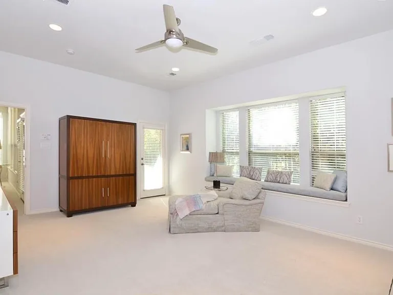 714 Pelican Hills Dr — Photo 13