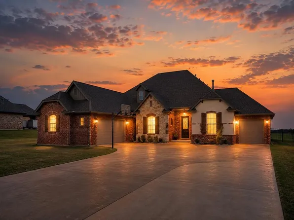 2269 Barrington Dr, Blanchard, OK 73010
