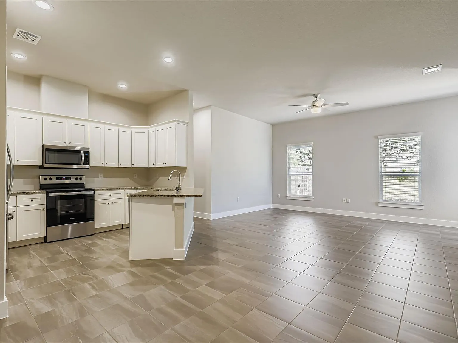 3 bed, 2.0 bath, 1265 sqft, $1,700 — Photo 1