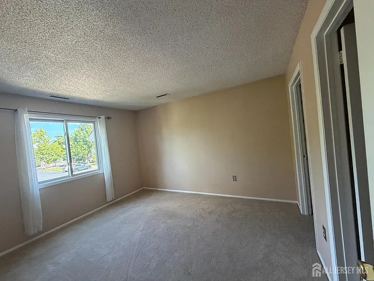 1006 Aspen Dr — Photo 13
