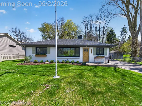 420 N East St, Brighton, MI 48116