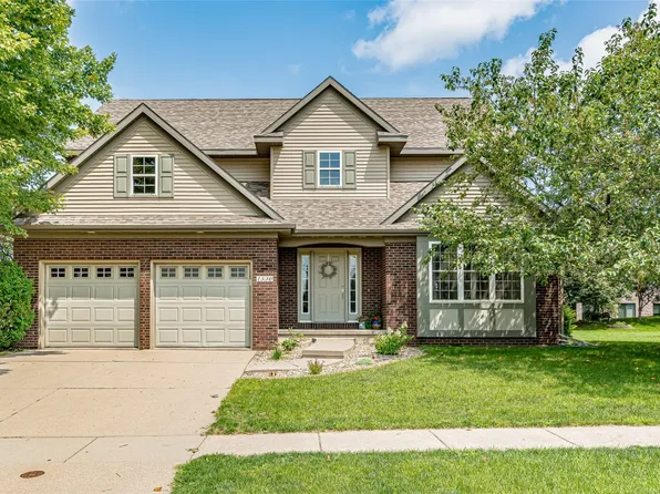 1530 Litchfield Dr, Hiawatha, IA 52233