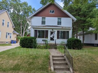 36 Lowell Ave NE, Grand Rapids, MI 49503