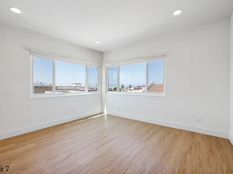 Sea Skiff Apartments Best Ocean View in Hermosa Beach — Photo 18