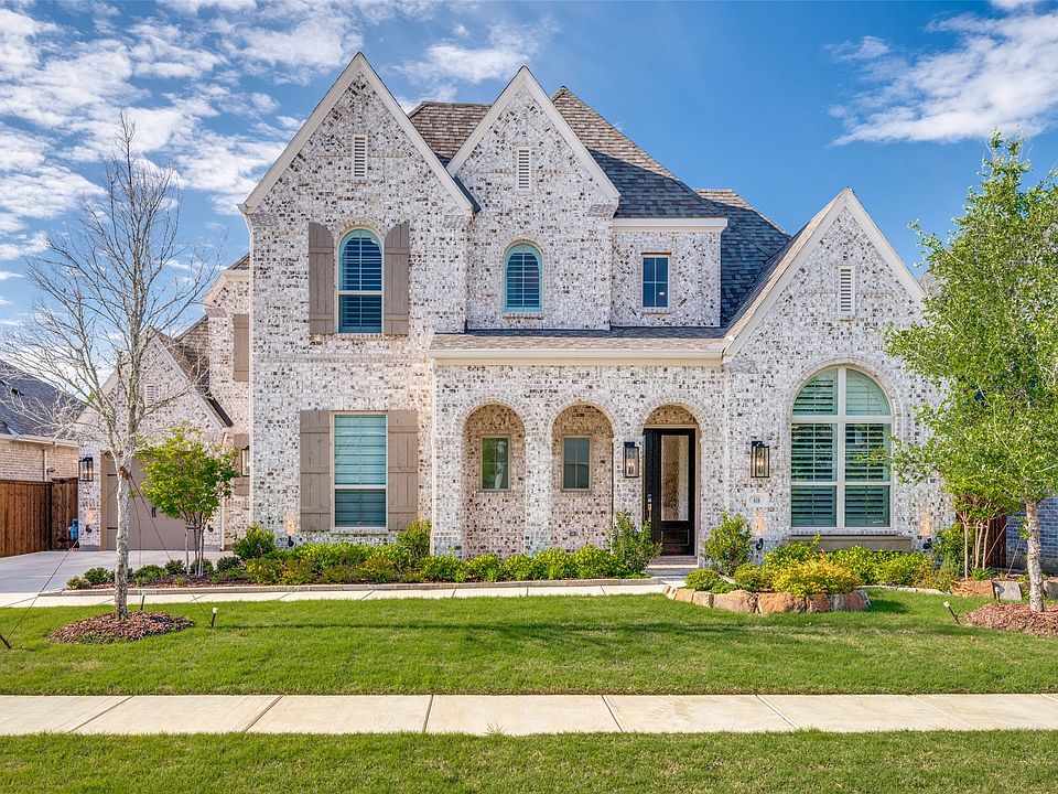 1st image of 616 Saddle Crest Dr