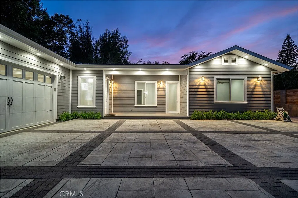 4 bed, 3000 sqft, $9,450 — Photo 4
