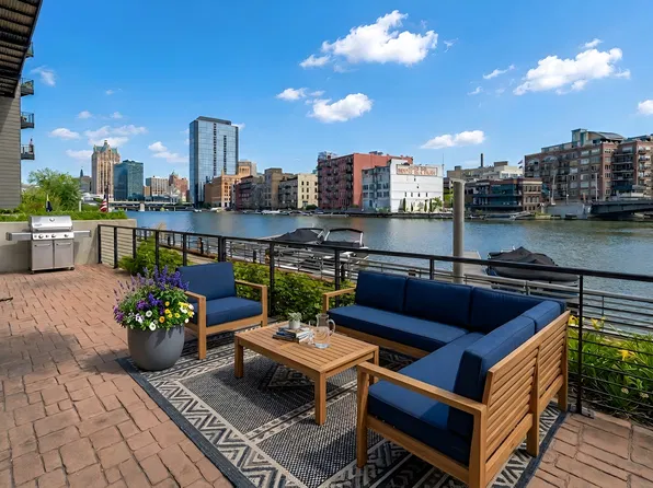 106 W Seeboth St, Milwaukee, WI