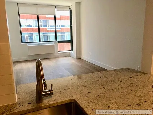 Rented by LL Real Estate Services | media 2