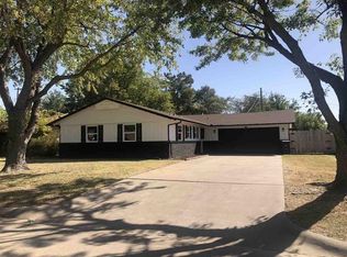 1911 Pawhuska Ave, Enid, OK 73703