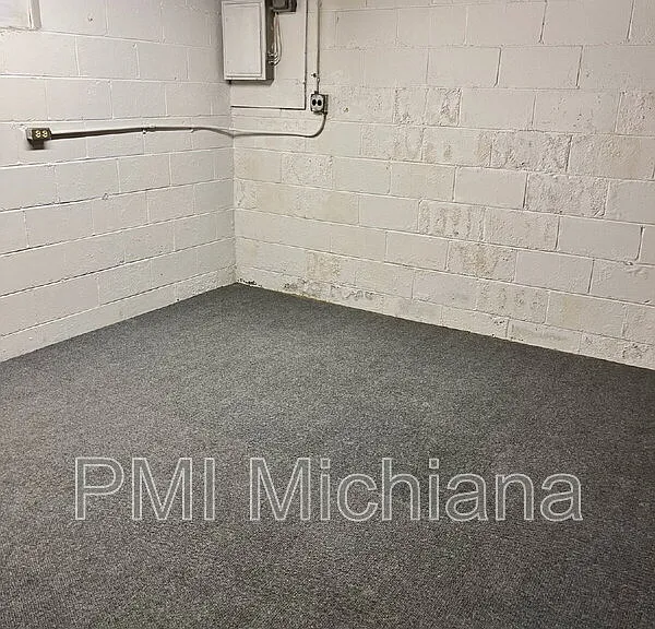 1829 S Jackson St — Photo 17