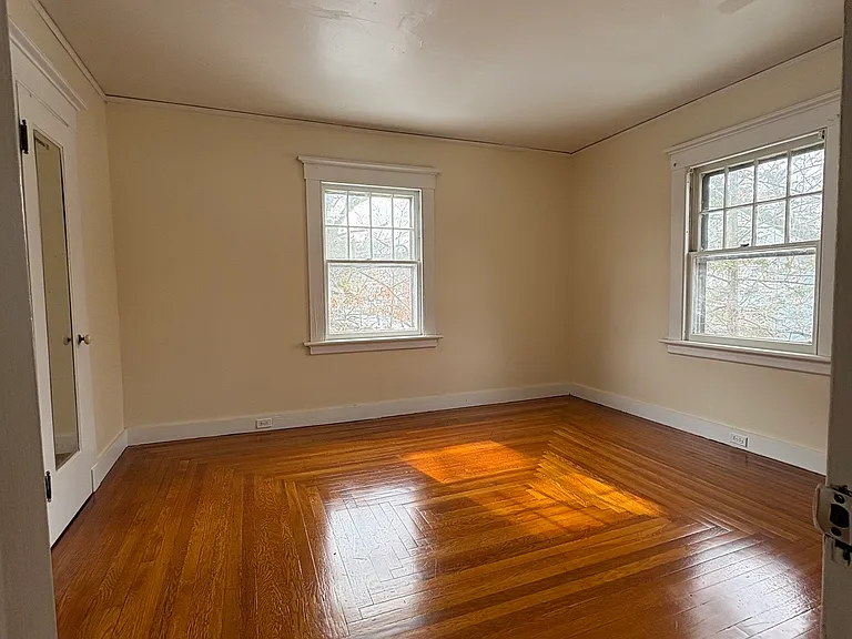 49 Hubinger St — Photo 10