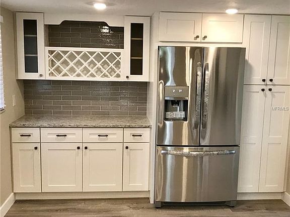 5th image of 3544 Medford Ln #1103
