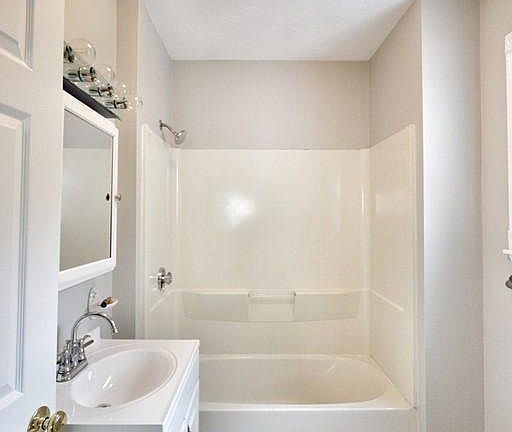 5th image of 36 Ashland St #A